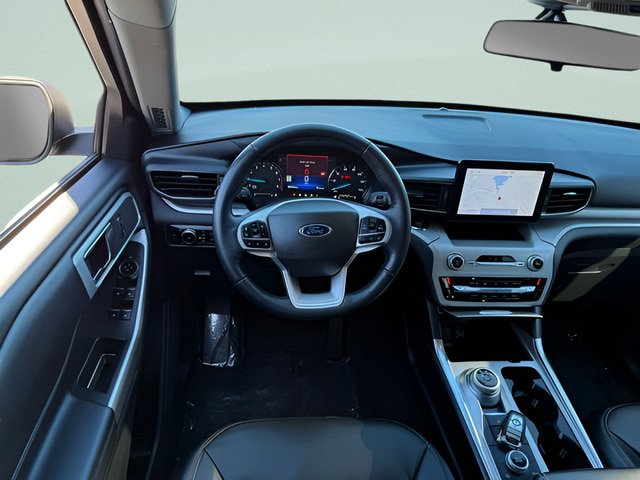 Certified 2022 Ford Explorer XLT w/ Equipment Group 202A AWD/4WD image 7