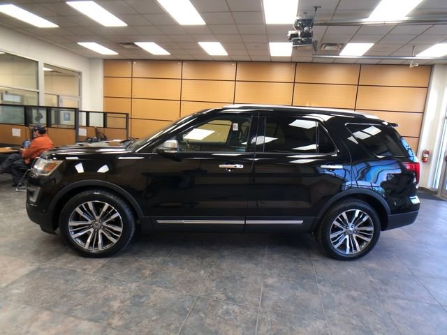 Certified 2017 Ford Explorer Platinum image 4
