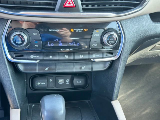 Used 2020 Hyundai Santa Fe SEL w/ Convenience Package image 16