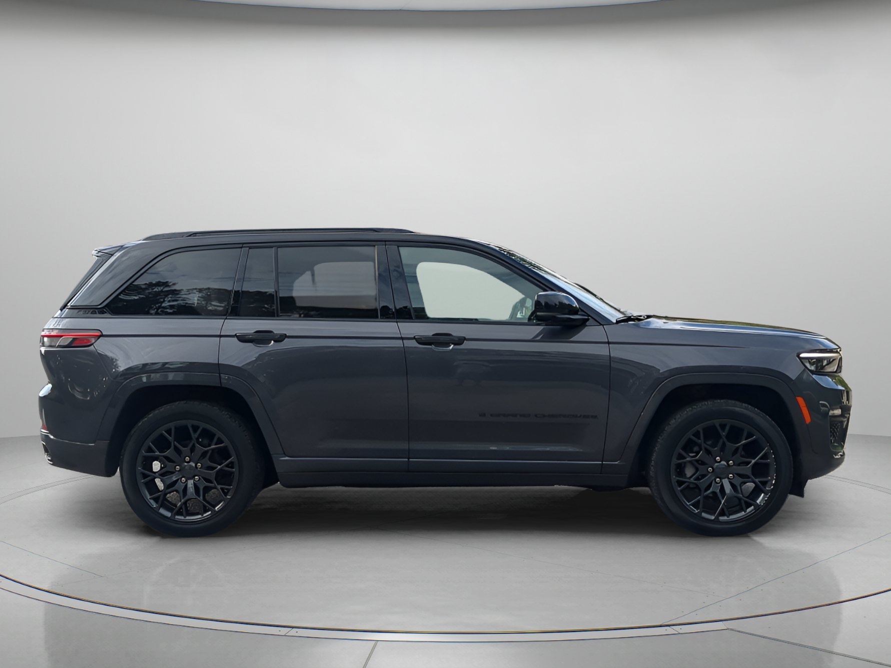 Used 2025 Jeep Grand Cherokee Summit w/ Obsidian Package AWD/4WD image 39