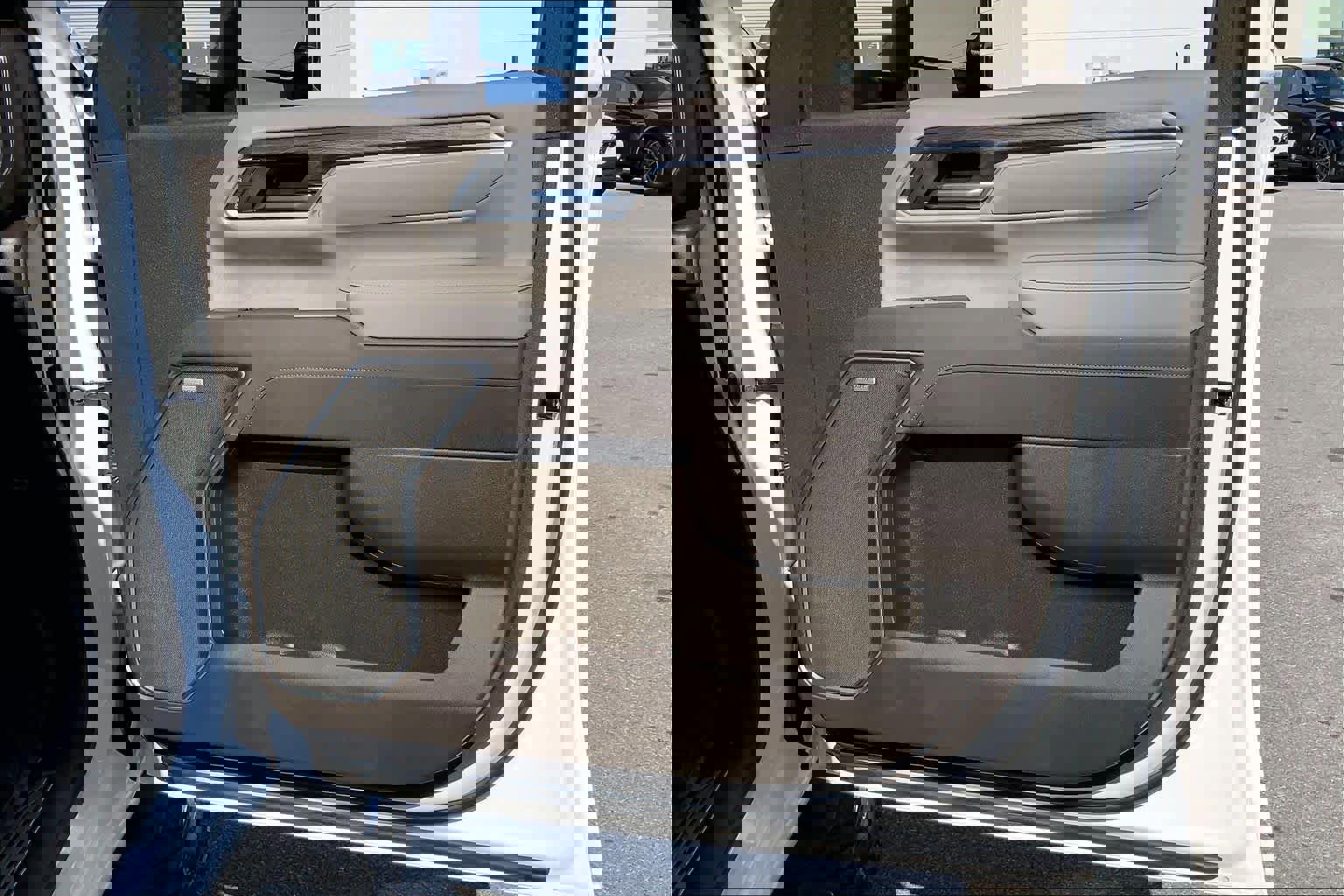 Used 2025 Chevrolet Silverado 3500 LTZ w/ LTZ Premium Package image 23