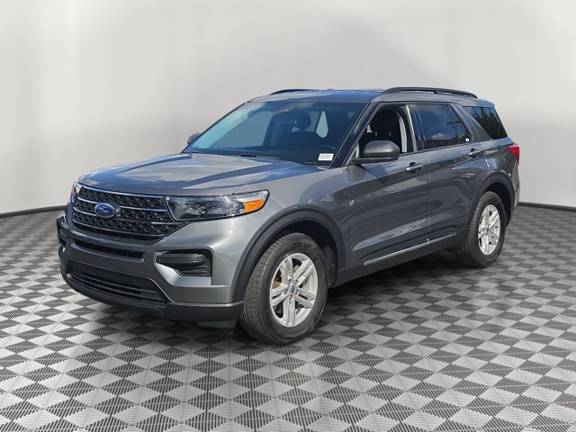 Certified 2023 Ford Explorer XLT RWD image 3
