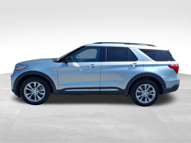 Certified 2023 Ford Explorer XLT w/ Equipment Group 202A AWD/4WD image 2