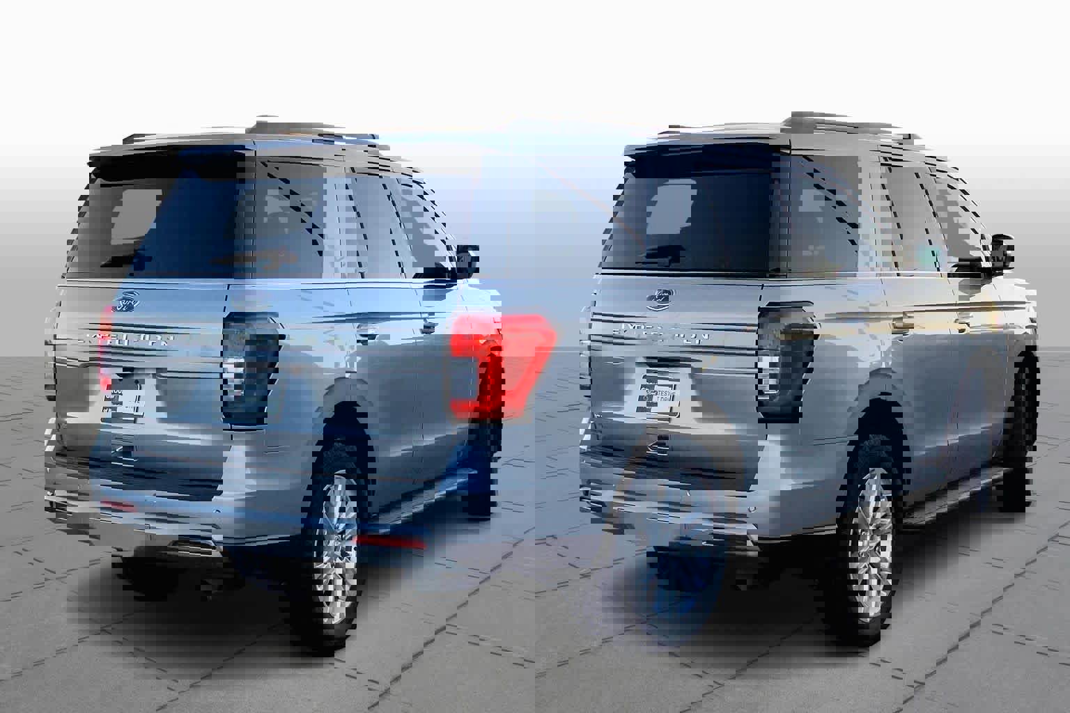 Certified 2024 Ford Expedition XLT image 3