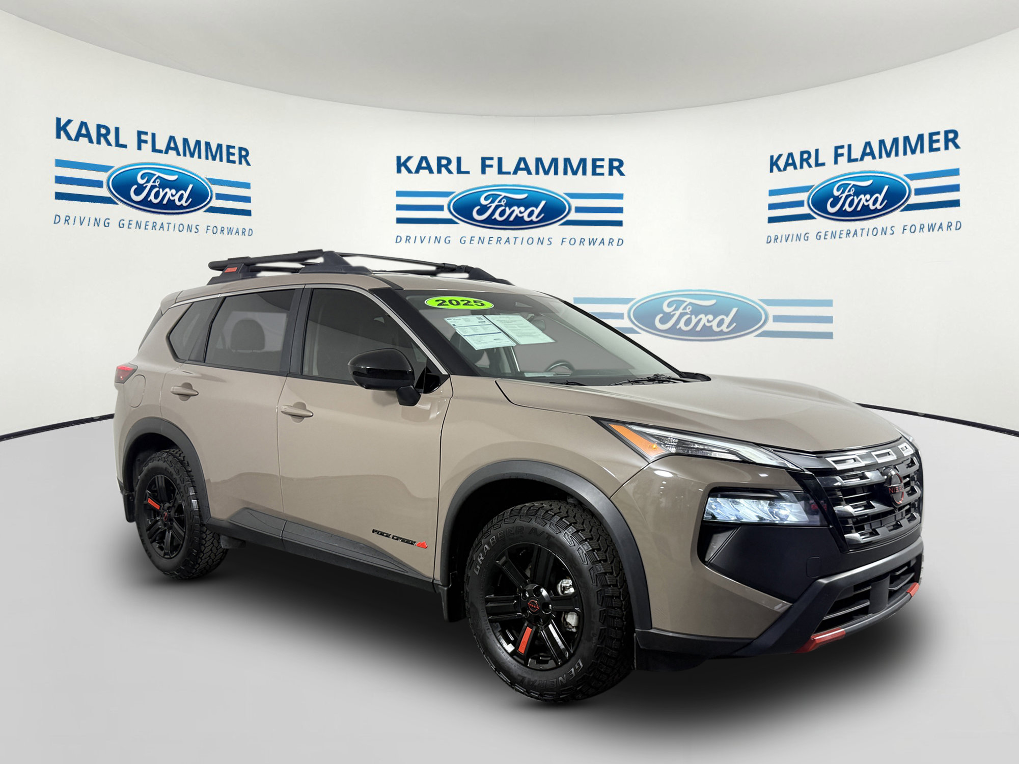 Used 2025 Nissan Rogue SV AWD/4WD image 1