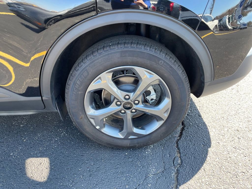 Certified 2025 Ford Escape ST-Line image 13