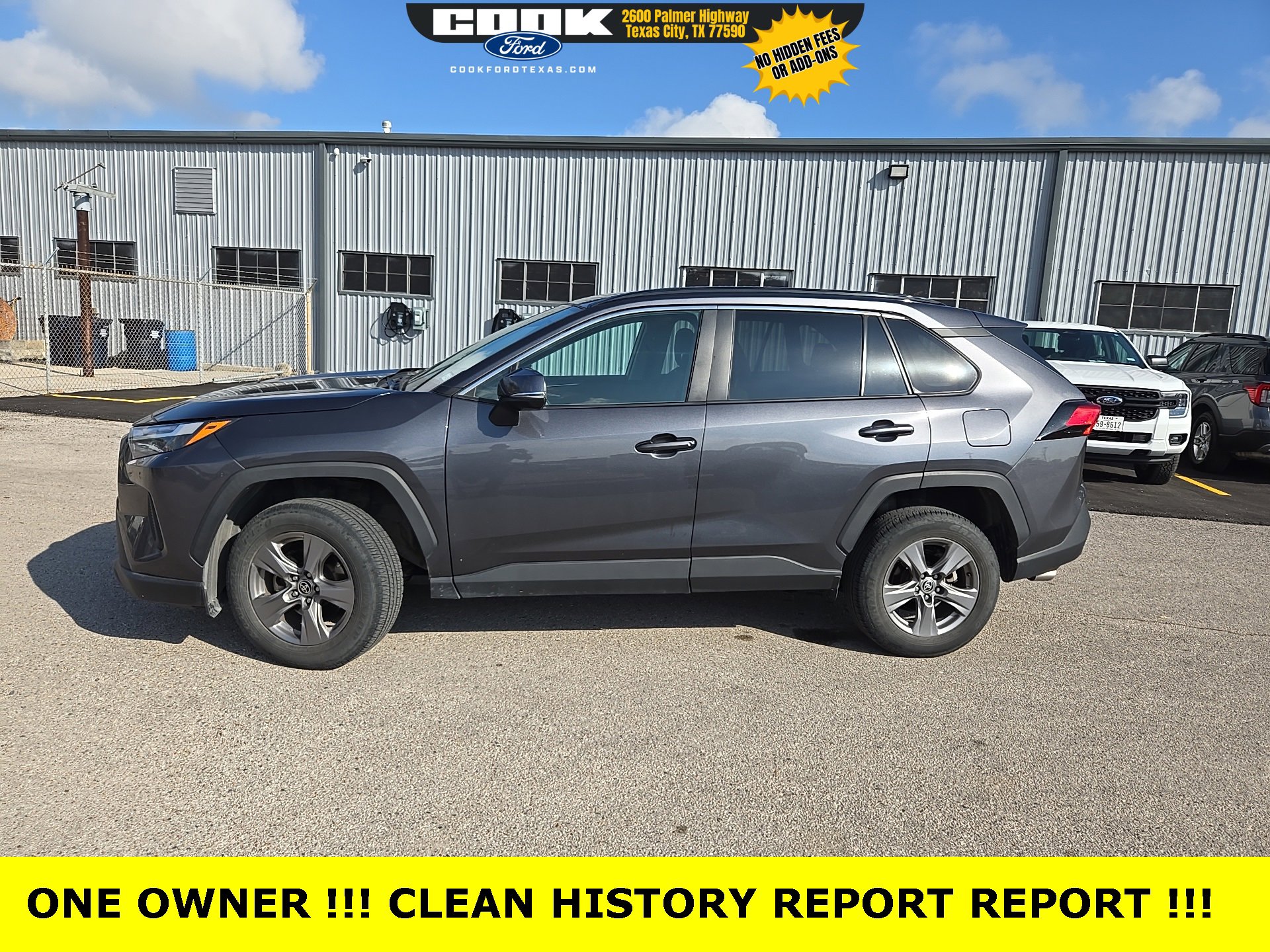 Used 2023 Toyota RAV4 XLE image 2