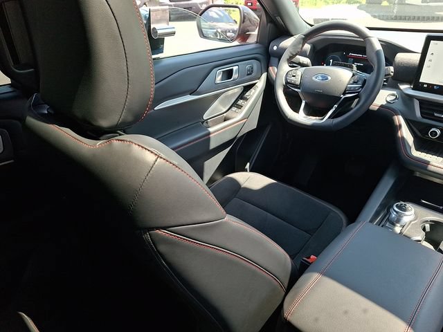 Certified 2025 Ford Explorer ST AWD/4WD image 13