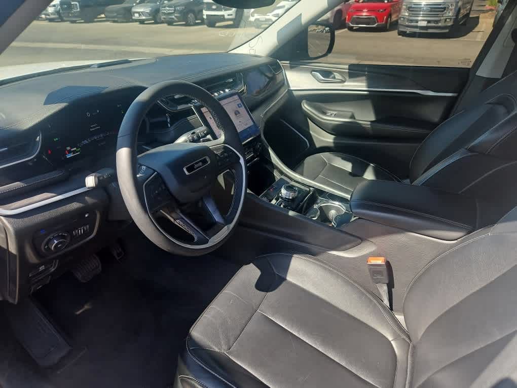Used 2023 Jeep Grand Cherokee 4WD 4xe image 14