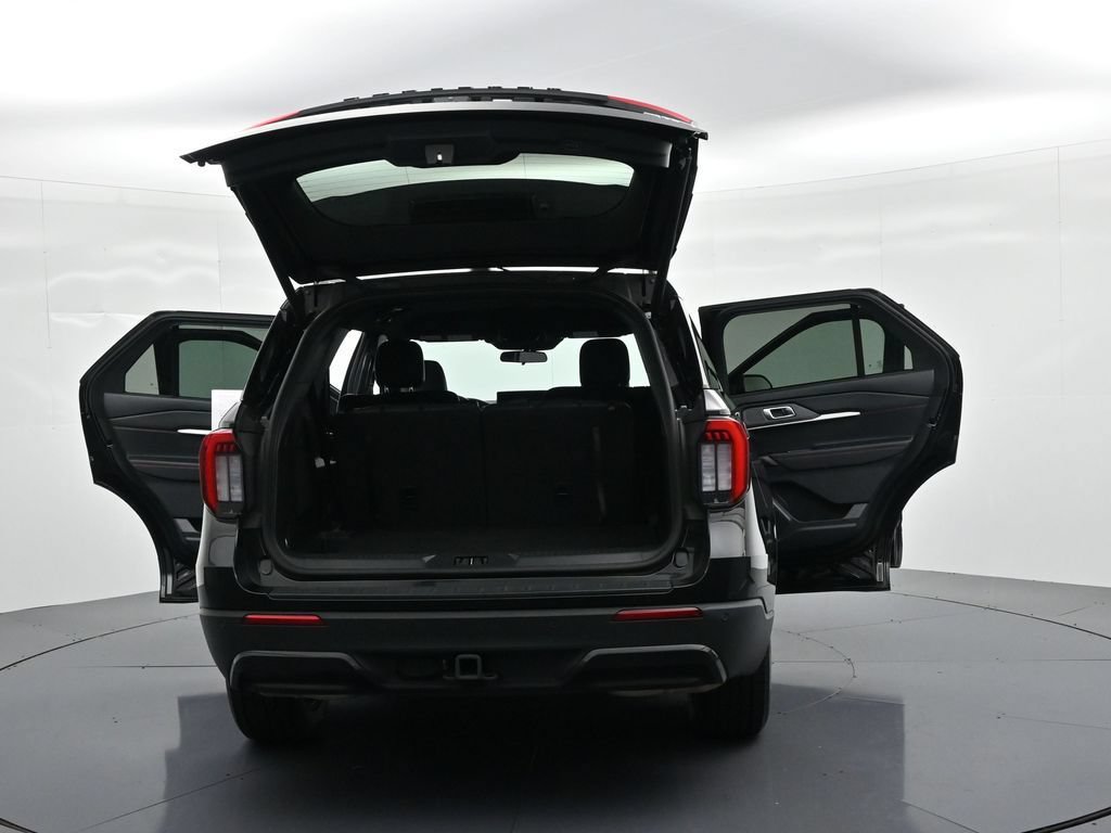 Certified 2025 Ford Explorer ST-Line AWD/4WD image 28