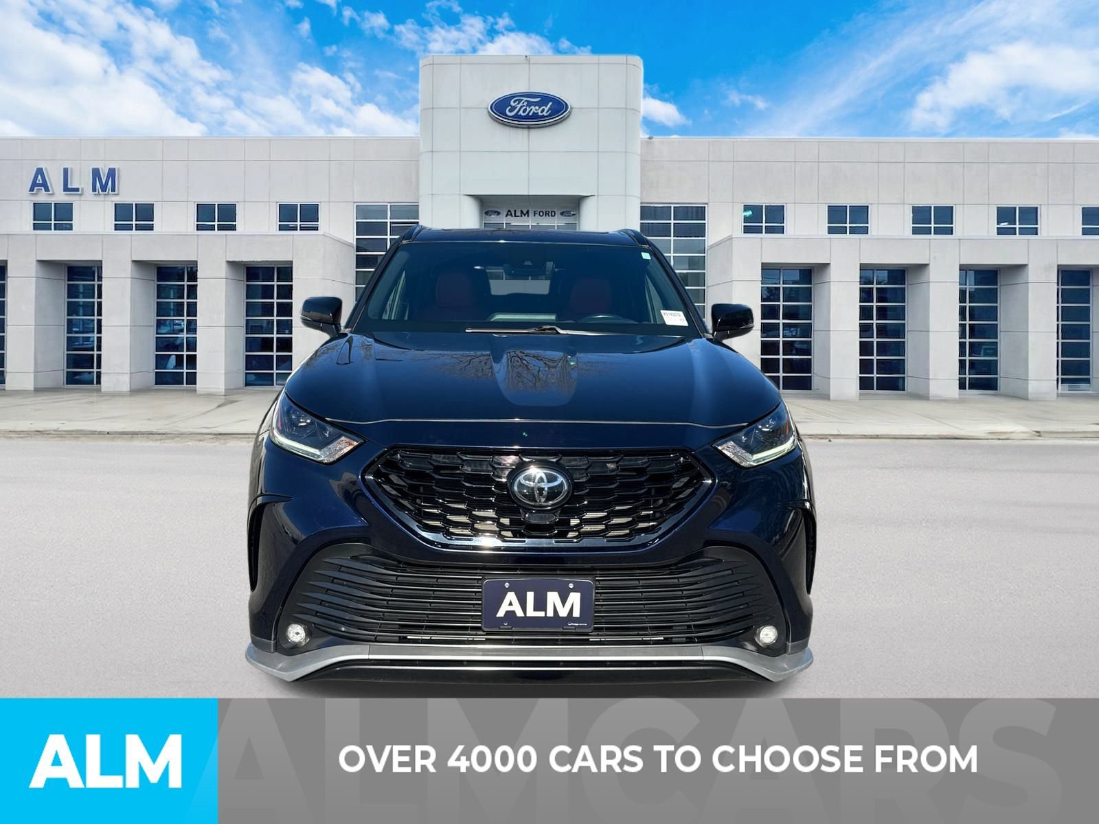 Used 2021 Toyota Highlander XSE image 2