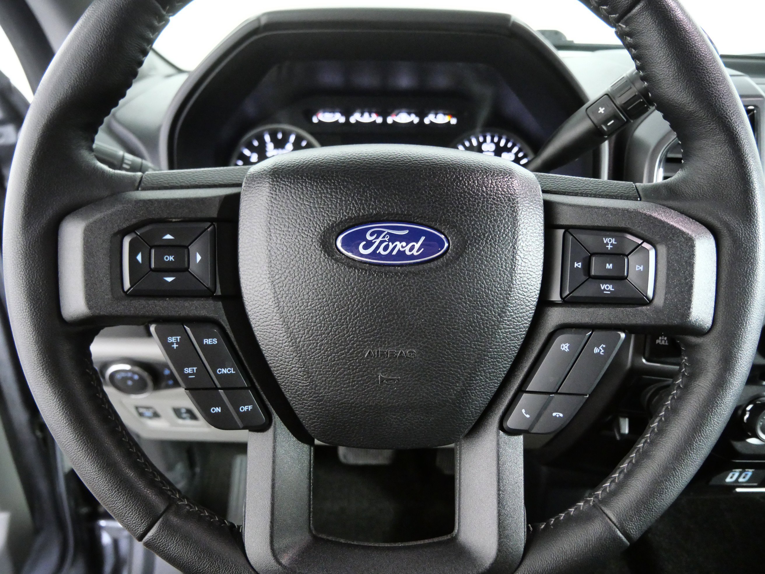 Certified 2018 Ford F150 XLT w/ Equipment Group 302A Luxury AWD/4WD image 23
