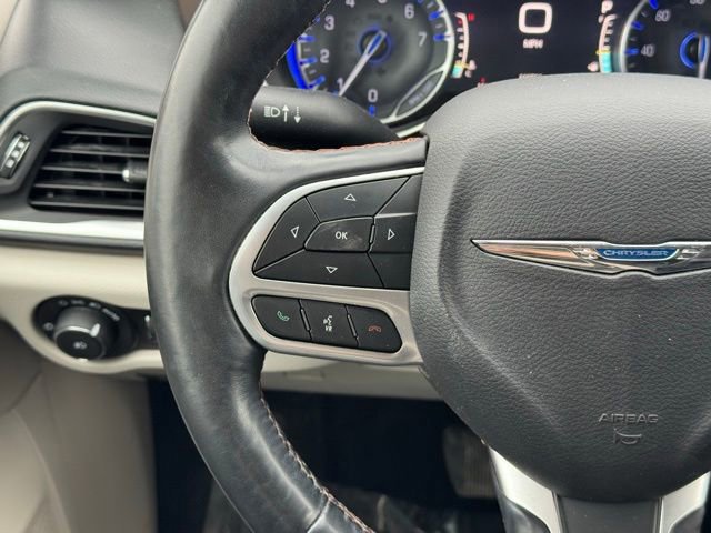 Used 2018 Chrysler Pacifica Touring-L Plus FWD image 29