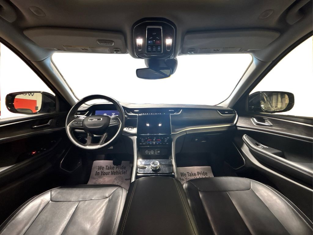 Used 2021 Jeep Grand Cherokee L Limited AWD/4WD image 32
