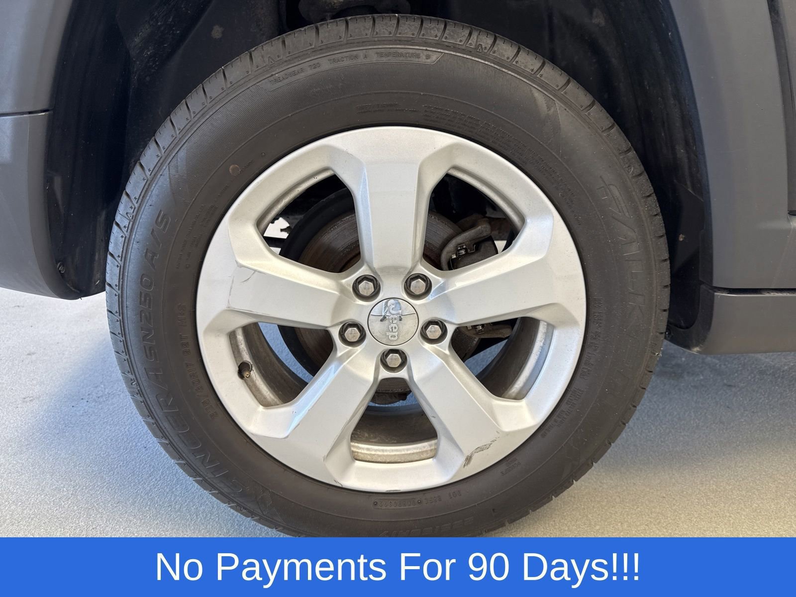 Used 2017 Jeep Compass Latitude image 38