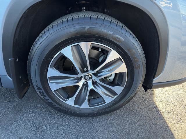 Used 2022 Toyota Highlander XLE image 10