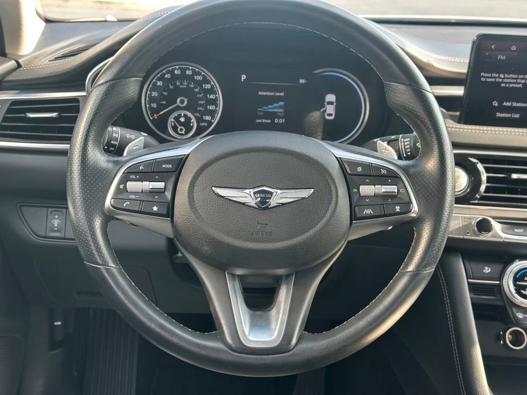 Used 2023 Genesis G70 2.0T image 7
