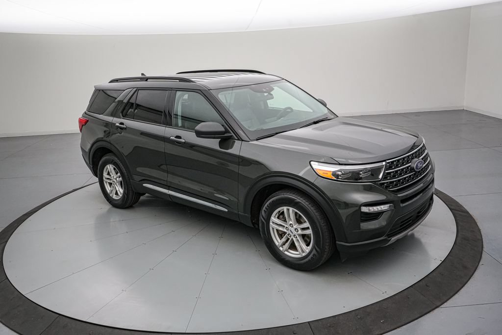Certified 2023 Ford Explorer XLT w/ Equipment Group 202A AWD/4WD image 2