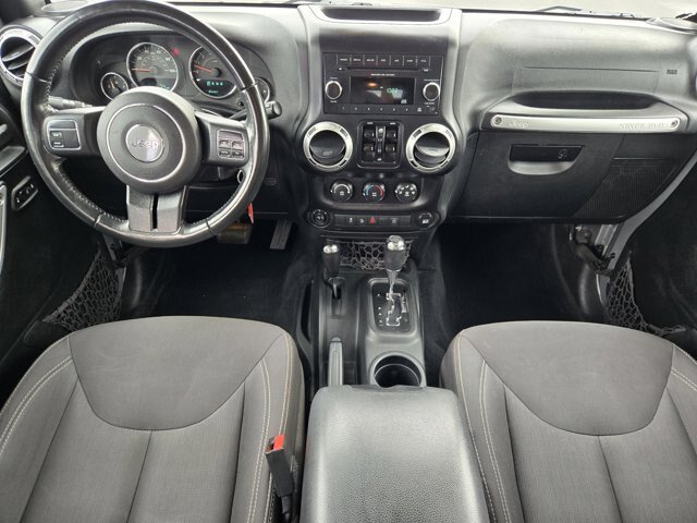 Used 2017 Jeep Wrangler Unlimited Sahara AWD/4WD image 11