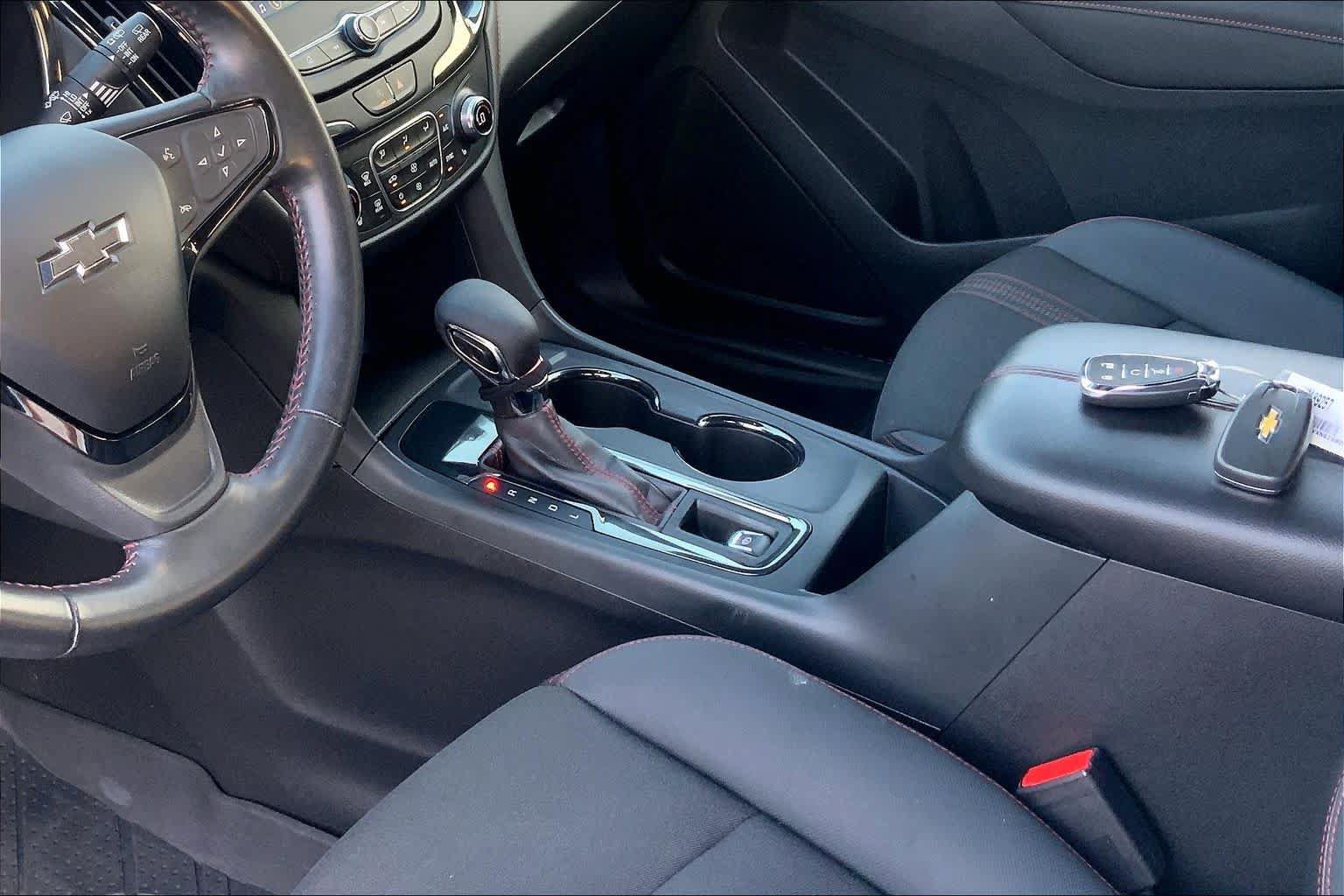 Used 2022 Chevrolet Equinox RS w/ LPO, Floor Liner Package FWD image 15