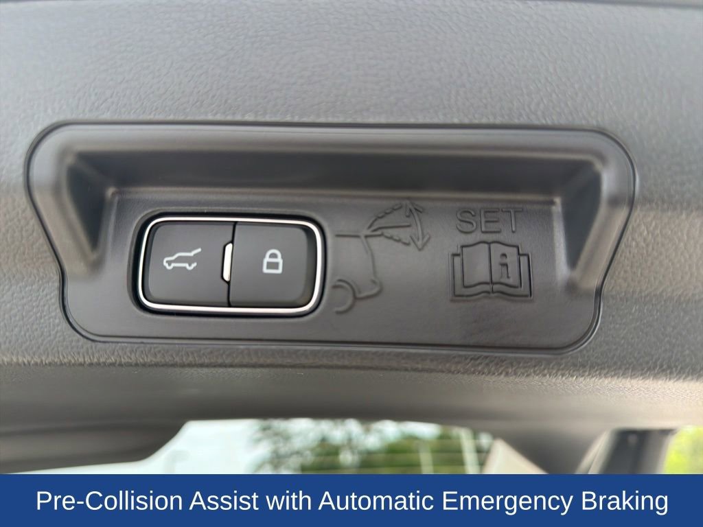 Certified 2026 Ford Explorer Active RWD image 11
