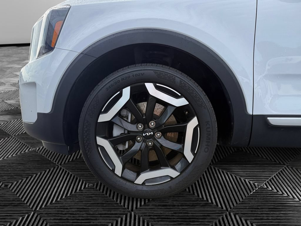 Used 2025 Kia Telluride S FWD image 14