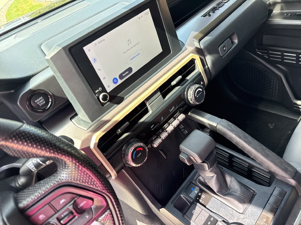 Used 2026 Toyota Tacoma SR5 AWD/4WD image 16