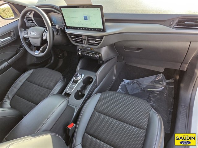 Certified 2025 Ford Escape PHEV w/ Class II Trailer Tow Package image 17