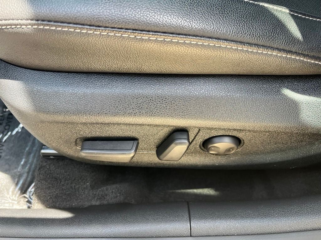 Used 2020 Kia Niro EX Premium FWD image 36
