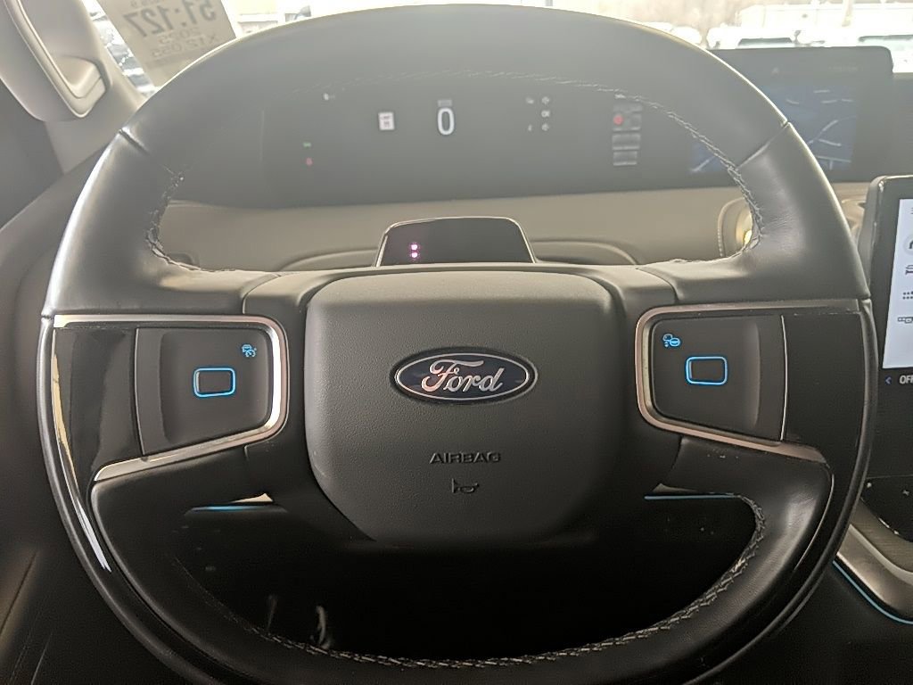 Certified 2025 Ford Expedition Max Platinum image 21