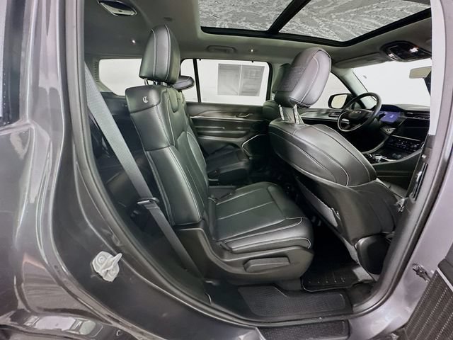 Used 2022 Jeep Grand Cherokee L Limited w/ Luxury Tech Group II AWD/4WD image 37