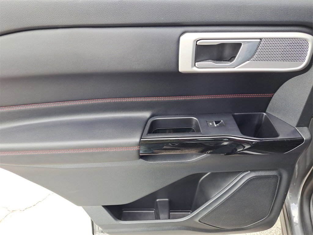 Certified 2022 Ford Explorer ST-Line w/ Class IV Trailer Tow Package image 7