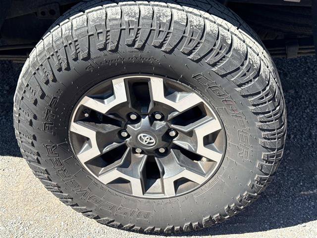 Used 2021 Toyota Tacoma SR AWD/4WD image 6