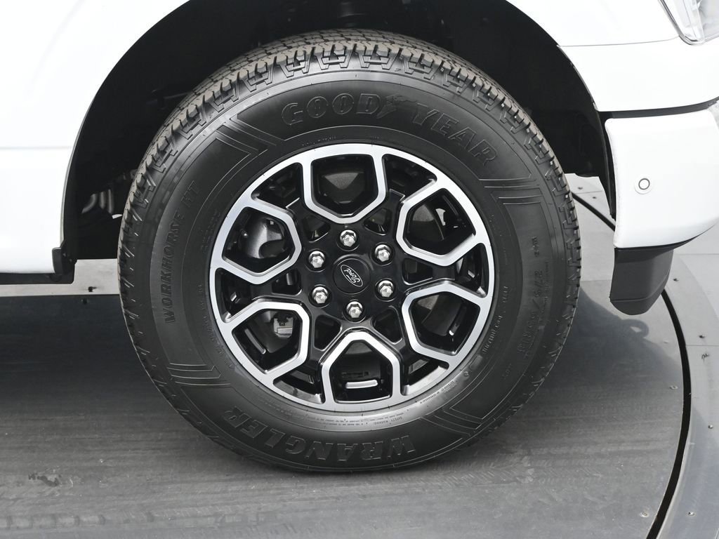 Certified 2022 Ford F150 Lariat w/ Equipment Group 502A High image 26