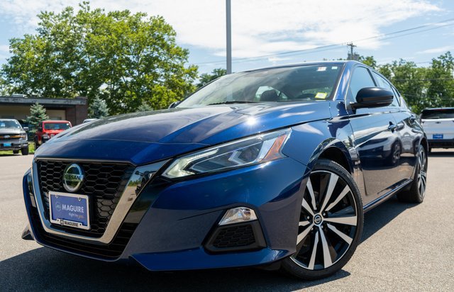 Used 2021 Nissan Altima 2.5 SR w/ SR Premium Package AWD/4WD image 1