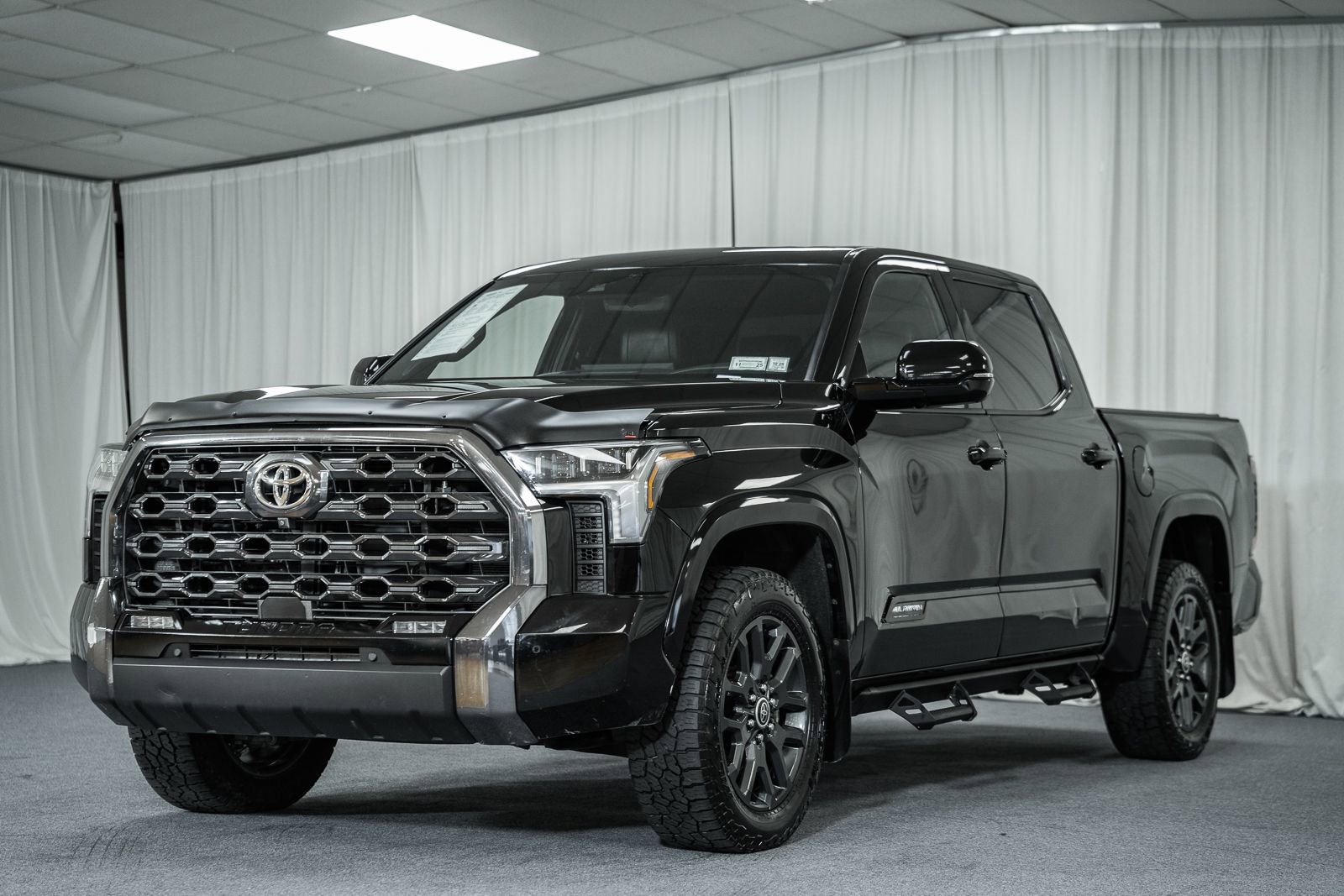 Used 2023 Toyota Tundra Platinum image 3