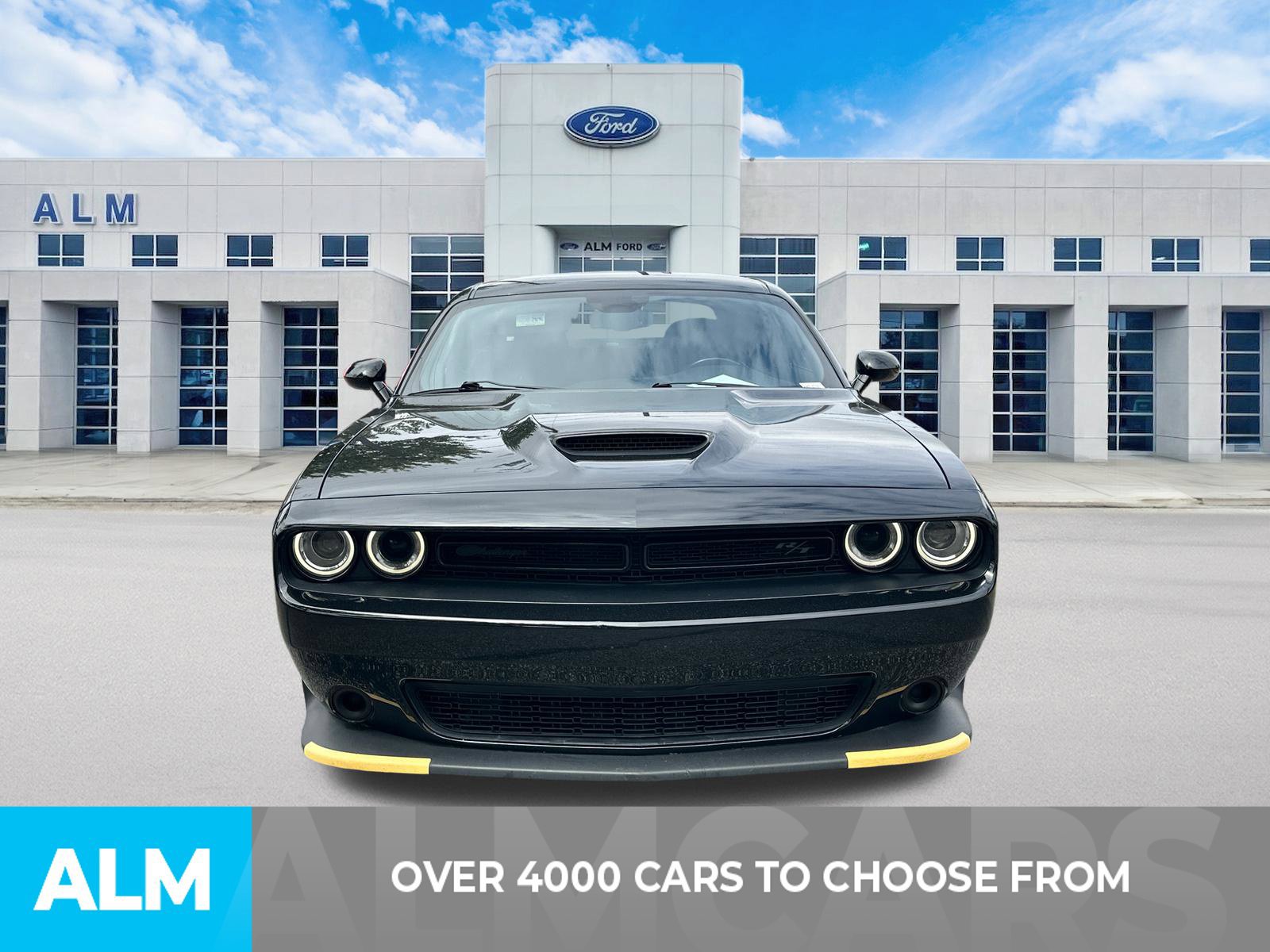 Used 2023 Dodge Challenger R/T w/ Blacktop Package RWD image 2