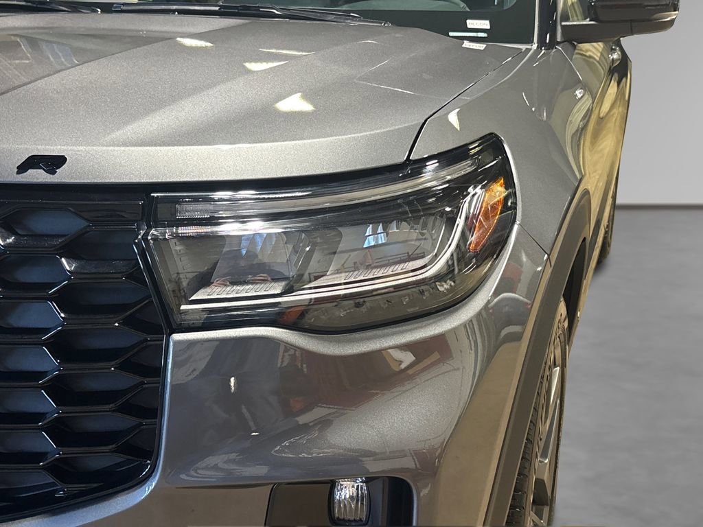 Certified 2025 Ford Explorer ST-Line w/ ST-Line Street Pack image 22