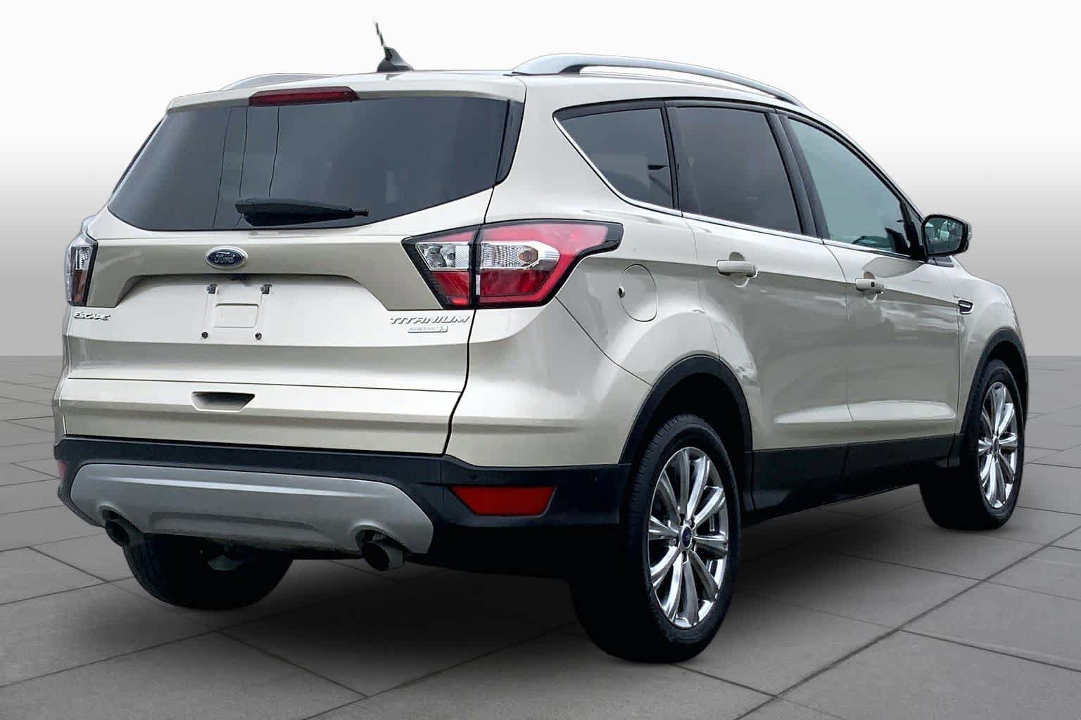Certified 2018 Ford Escape SE w/ Ford Safe & Smart Package AWD/4WD image 13