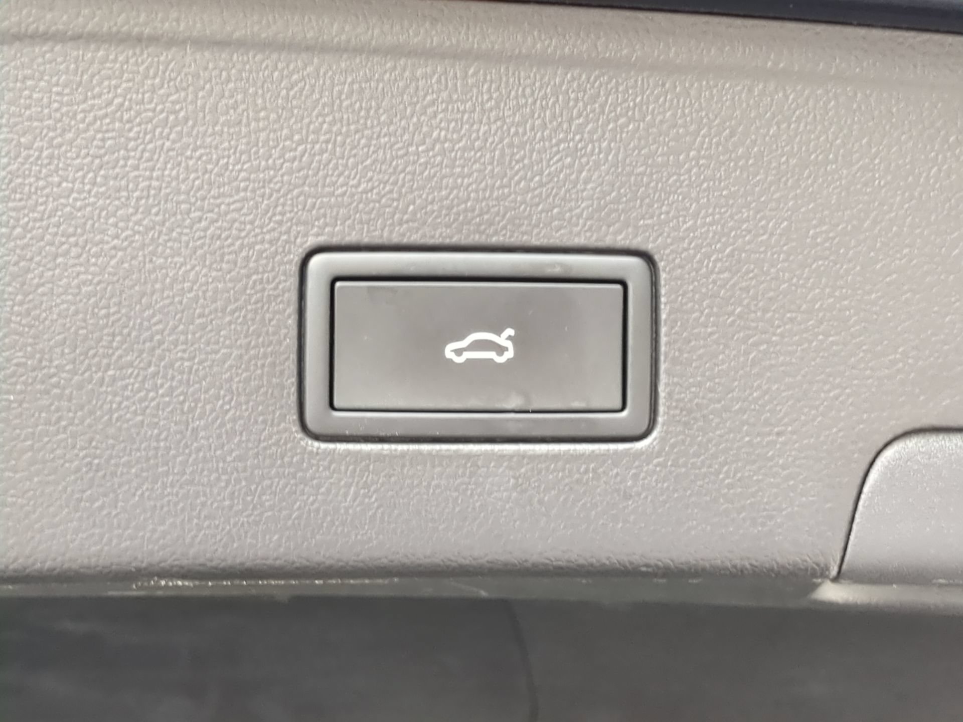 Used 2026 Volkswagen Atlas Cross Sport SE FWD image 47