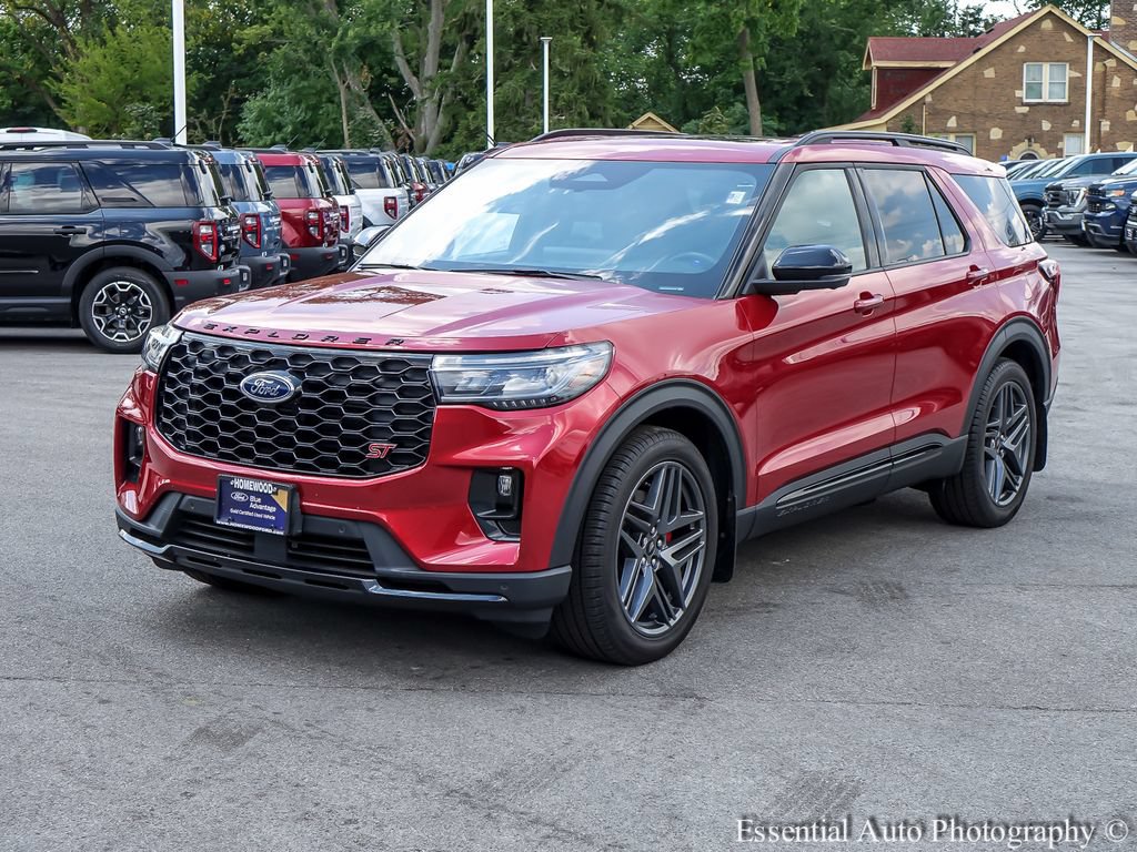 Certified 2025 Ford Explorer ST AWD/4WD image 3