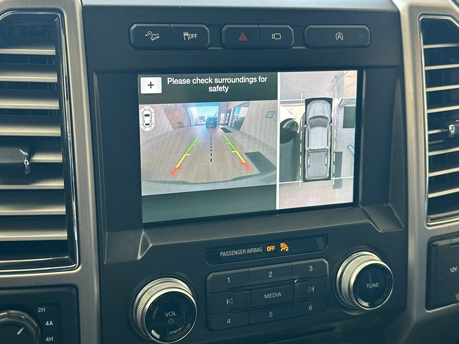 Certified 2018 Ford F150 Platinum w/ Equipment Group 701A Luxury AWD/4WD image 18