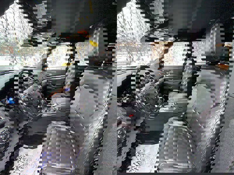 Certified 2018 Ford Explorer XLT w/ Equipment Group 202A image 24