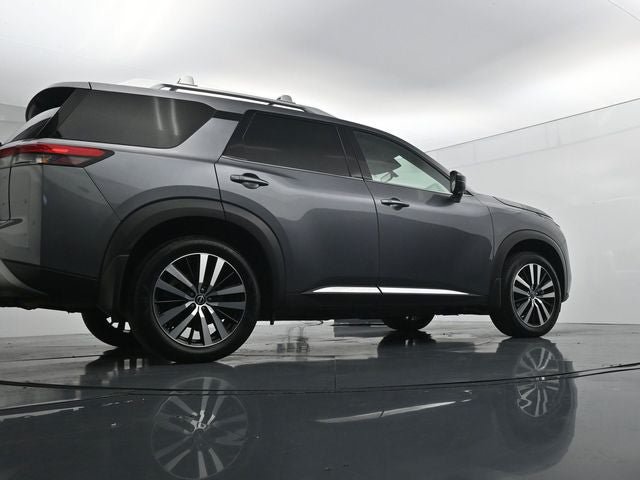 Used 2025 Nissan Pathfinder Platinum w/ Cargo Package AWD/4WD image 39