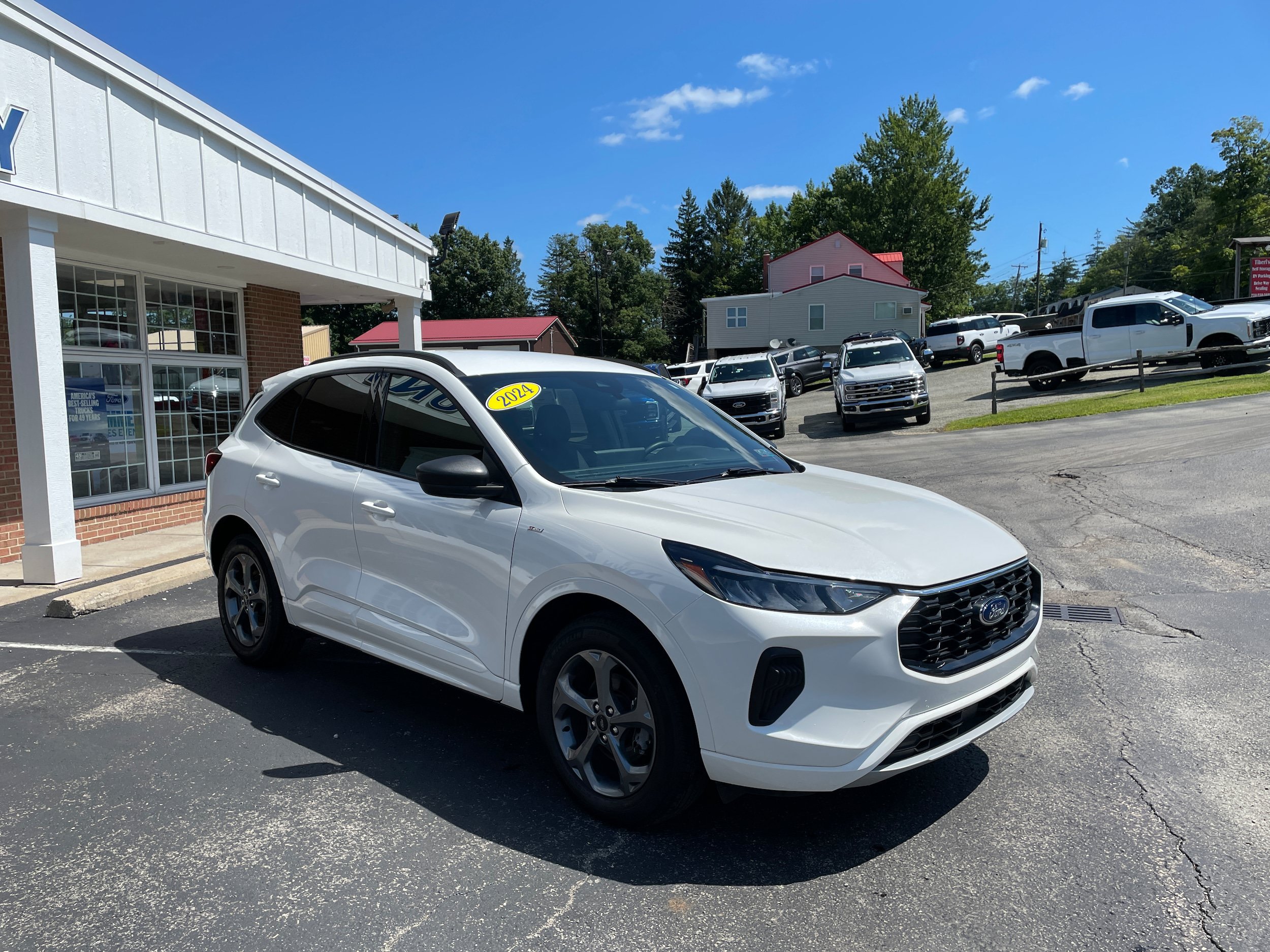 Certified 2024 Ford Escape ST-Line w/ Tech Pack #1 AWD/4WD image 3