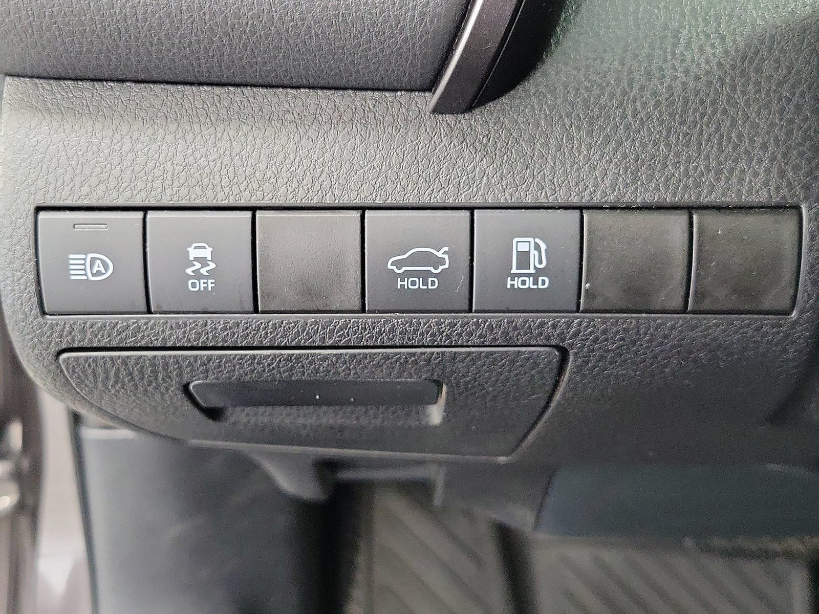 Used 2021 Toyota Camry LE FWD image 11