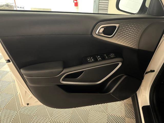 Used 2022 Kia Soul LX w/ Technology Package image 15