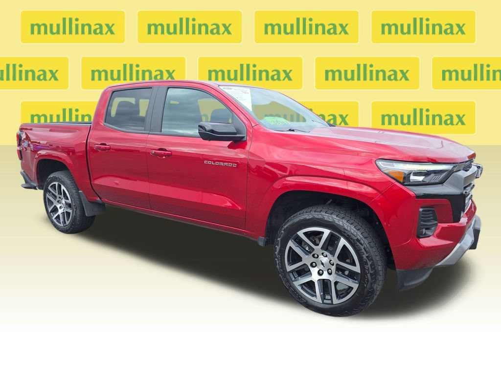 Used 2024 Chevrolet Colorado Z71 w/ Z71 Convenience Package 2
