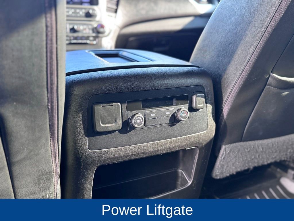 Used 2017 Chevrolet Suburban LT image 13