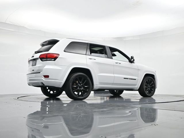 Used 2020 Jeep Grand Cherokee Altitude image 31
